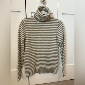 100% cashmere white & warren (iykyk) turtleneck XS.
